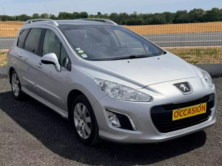 Peugeot 308 SW 1.6 e-HDi 8 S&S 115 ch Allure — photo 3