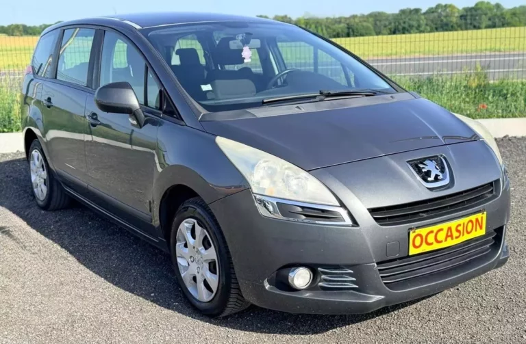 Peugeot 5008 1.6 HDi 110 cv Premium 7 Places — photo 3