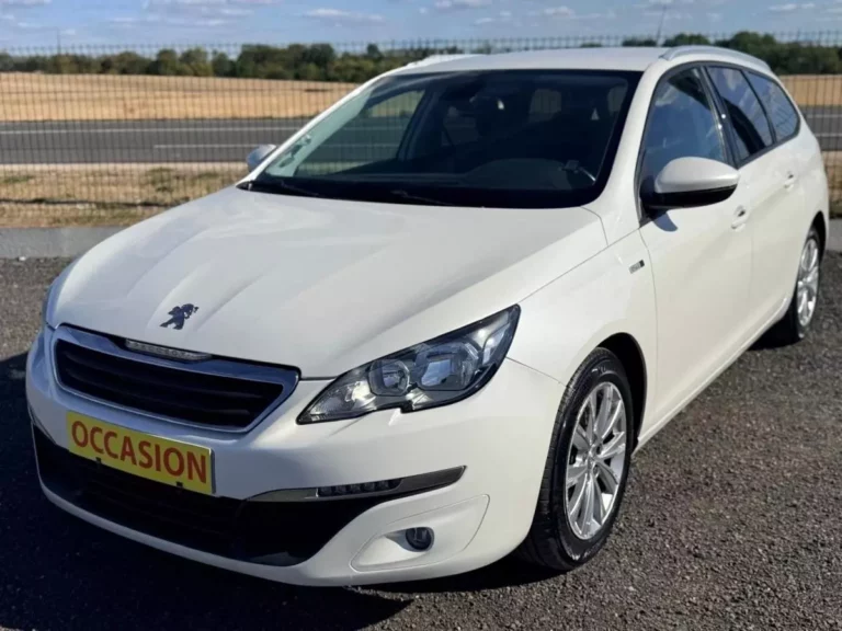 Peugeot 308 II SW 1.6 BlueHDi EAT6 S&S 120 ch Style — photo 2