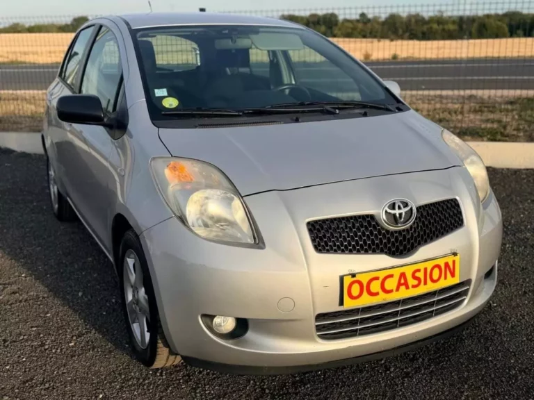 Toyota Yaris II 1.3 VVT-i 87 ch — photo 3