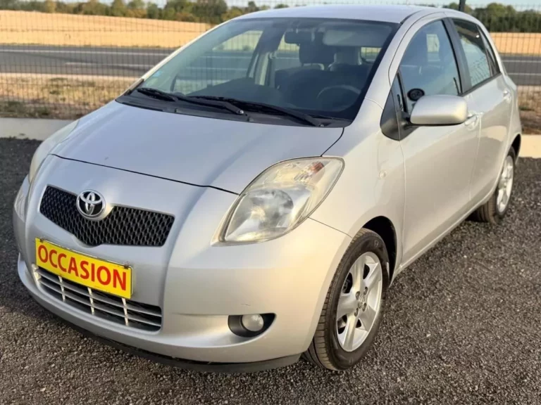 Toyota Yaris II 1.3 VVT-i 87 ch — photo 2