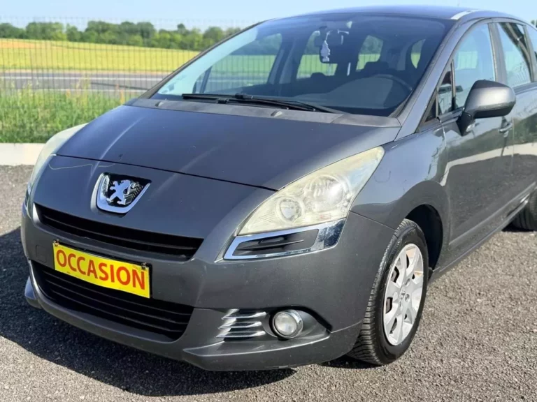 Peugeot 5008 1.6 HDi 110 cv Premium 7 Places — photo 2