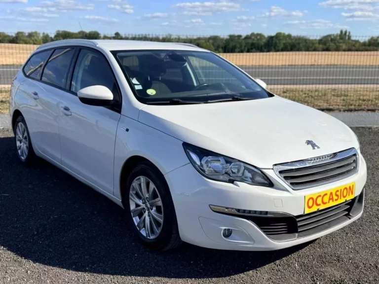 Peugeot 308 II SW 1.6 BlueHDi EAT6 S&S 120 ch Style — photo 3
